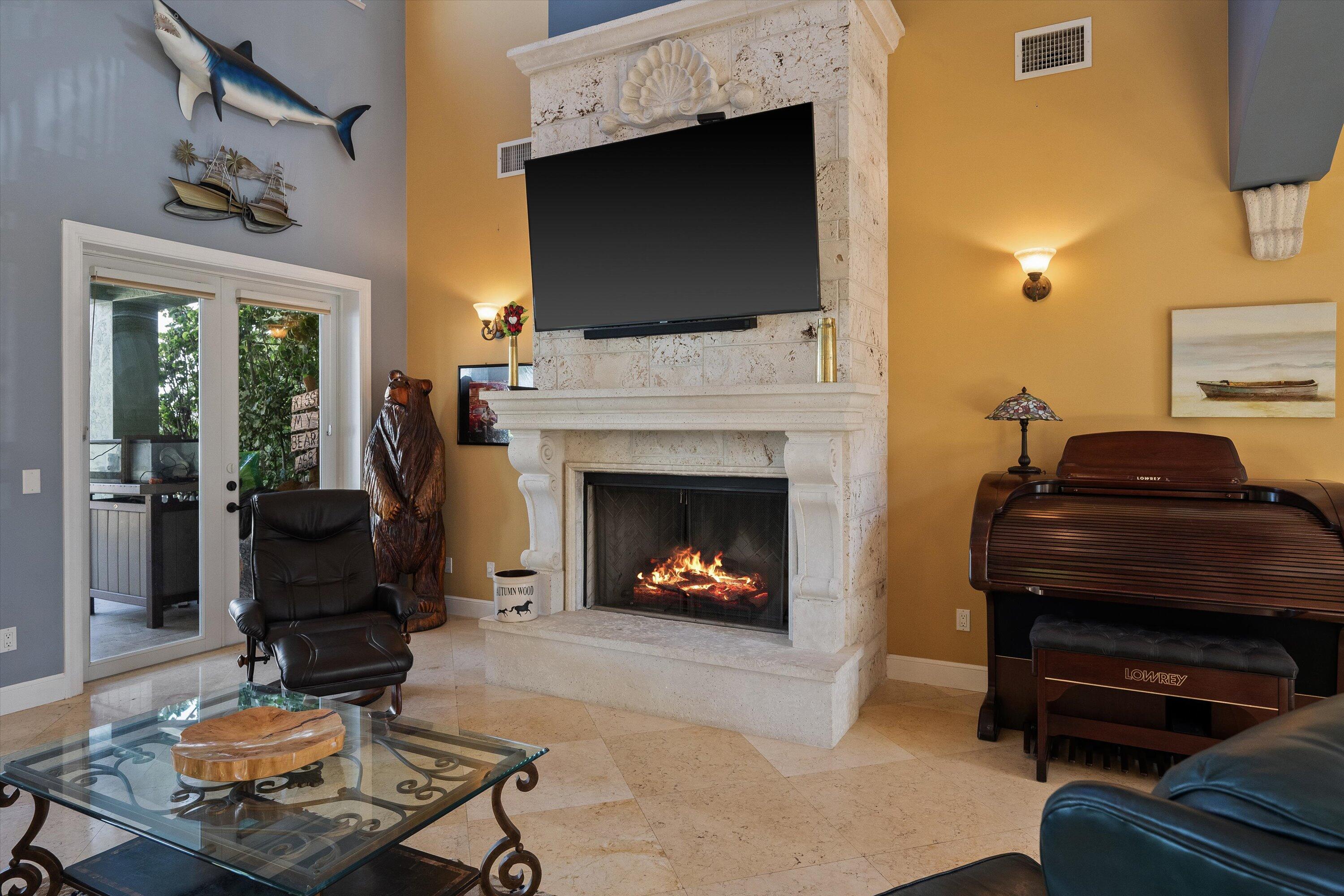 RIVERSIDE (AKA HOGGS) - Residential