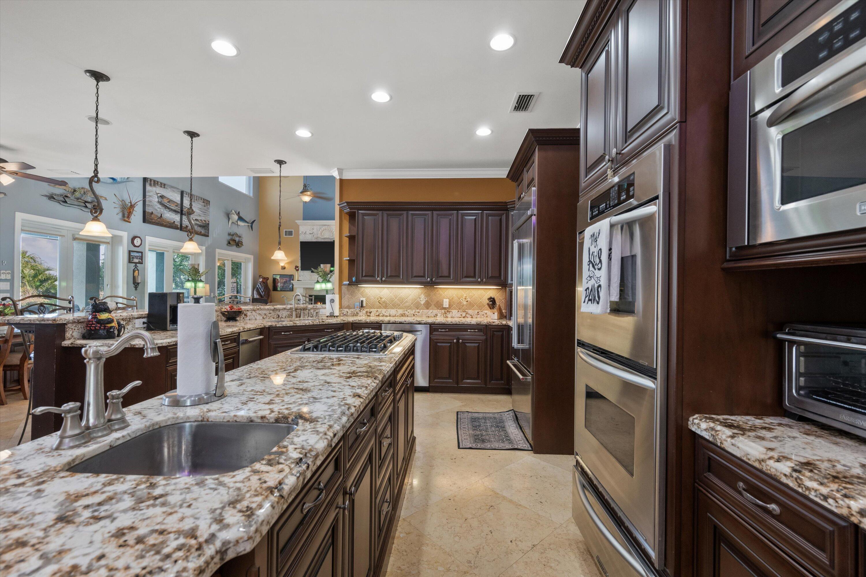 RIVERSIDE (AKA HOGGS) - Residential