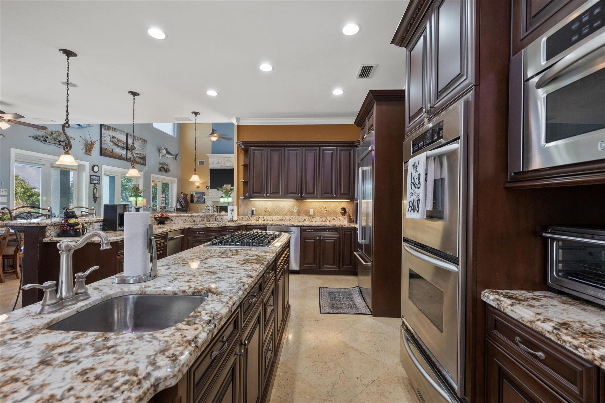 RIVERSIDE (AKA HOGGS) - Residential