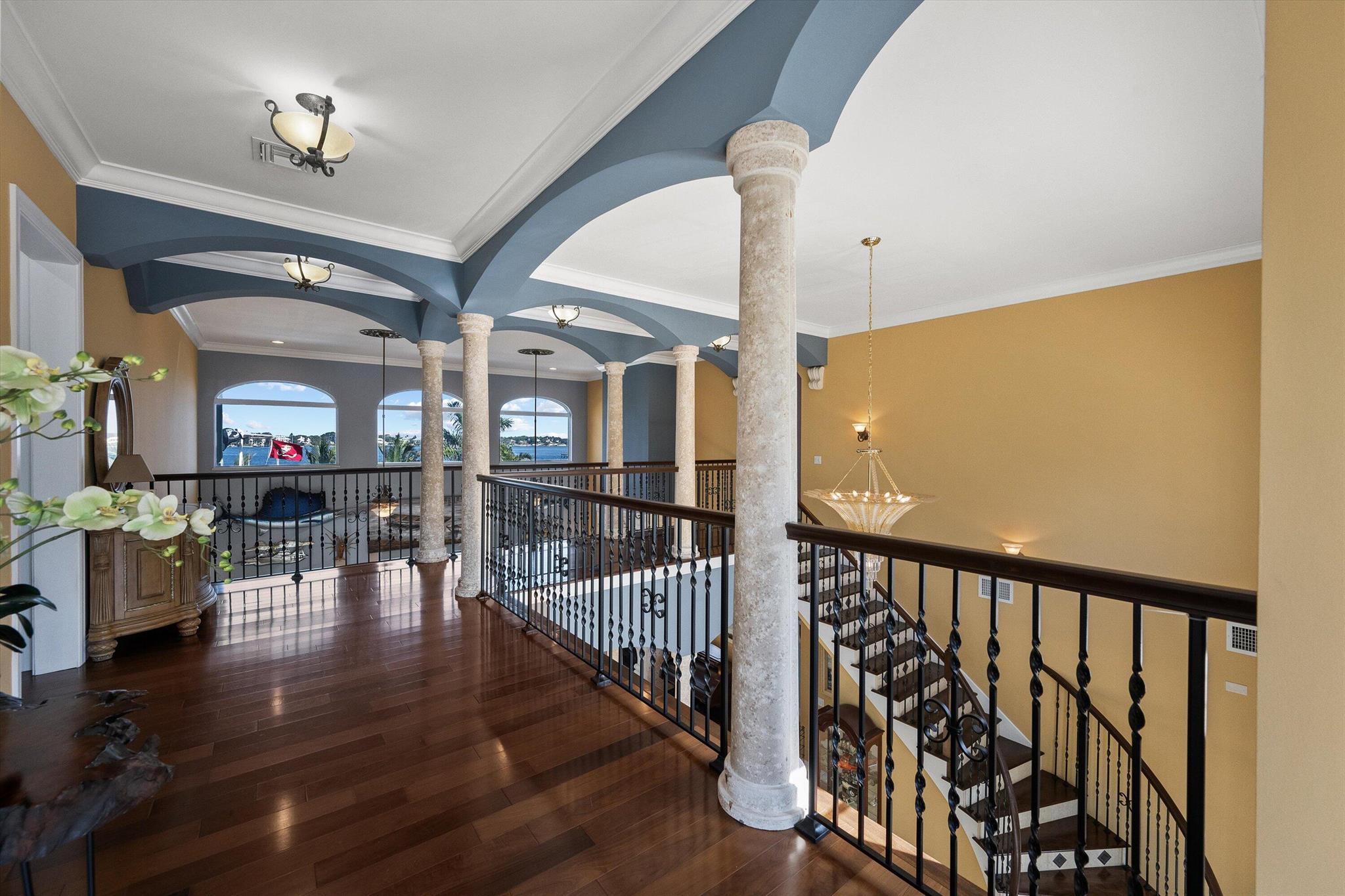 RIVERSIDE (AKA HOGGS) - Residential