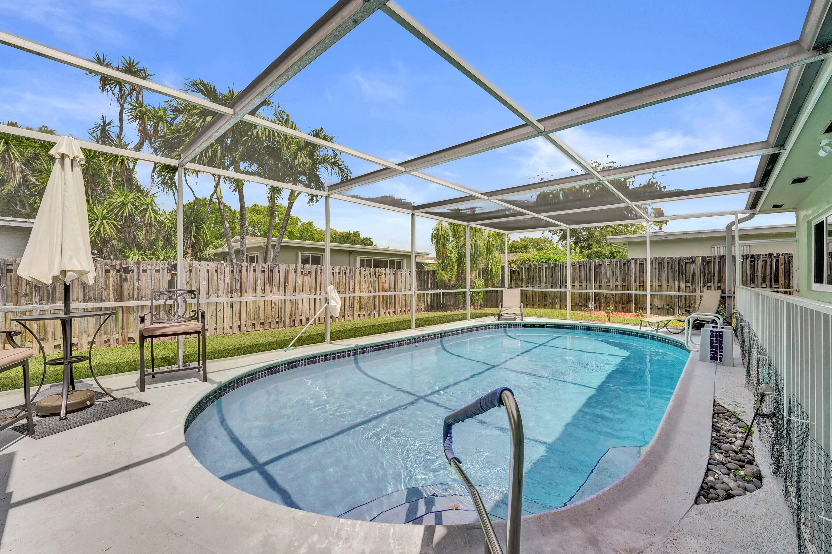 PEMBROKE LAKES SEC 2 - Residential