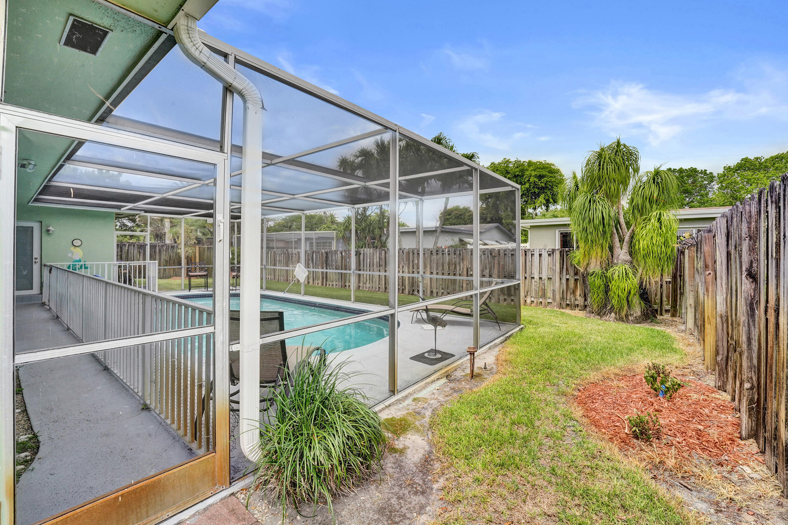 PEMBROKE LAKES SEC 2 - Residential
