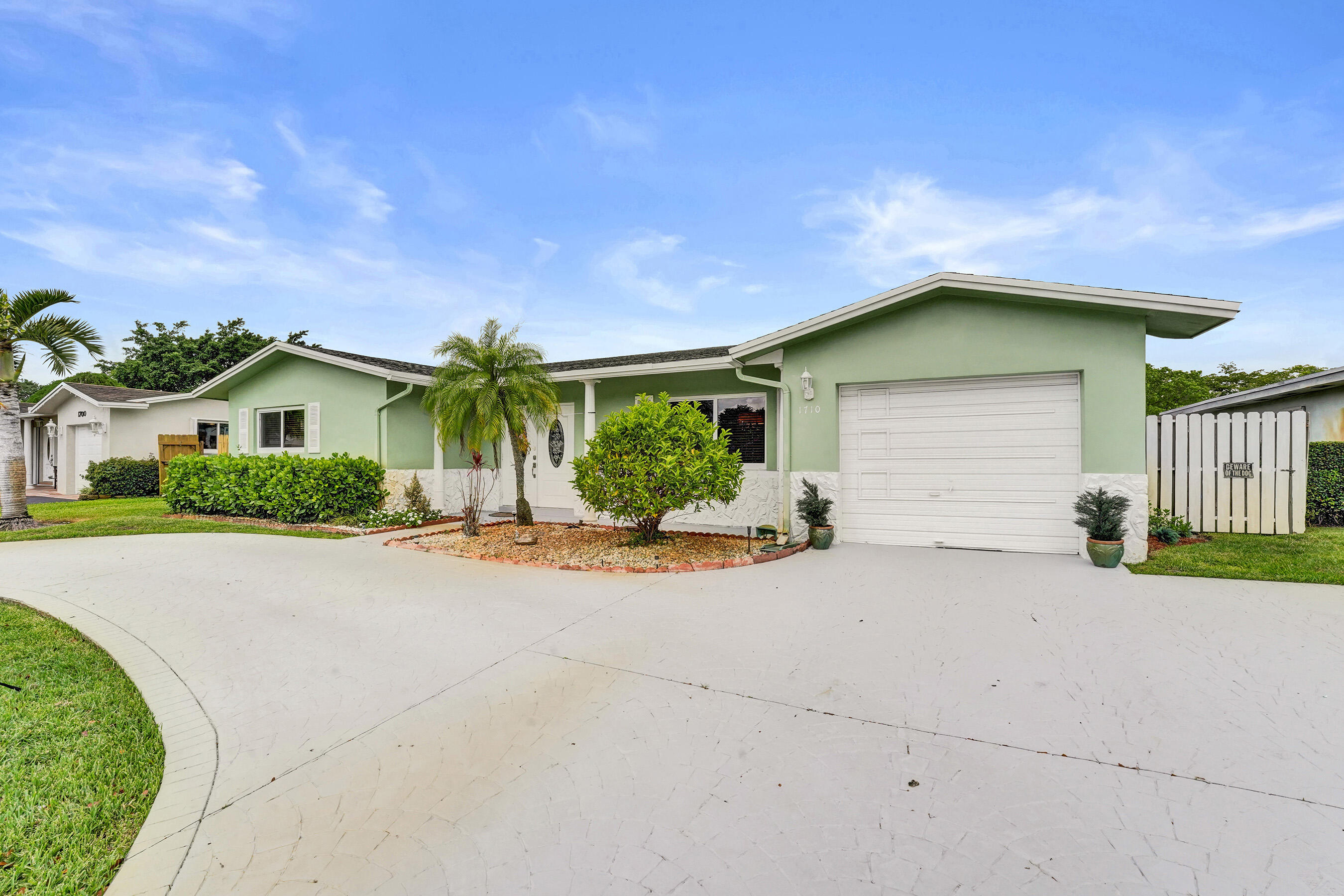 PEMBROKE LAKES SEC 2 - Residential
