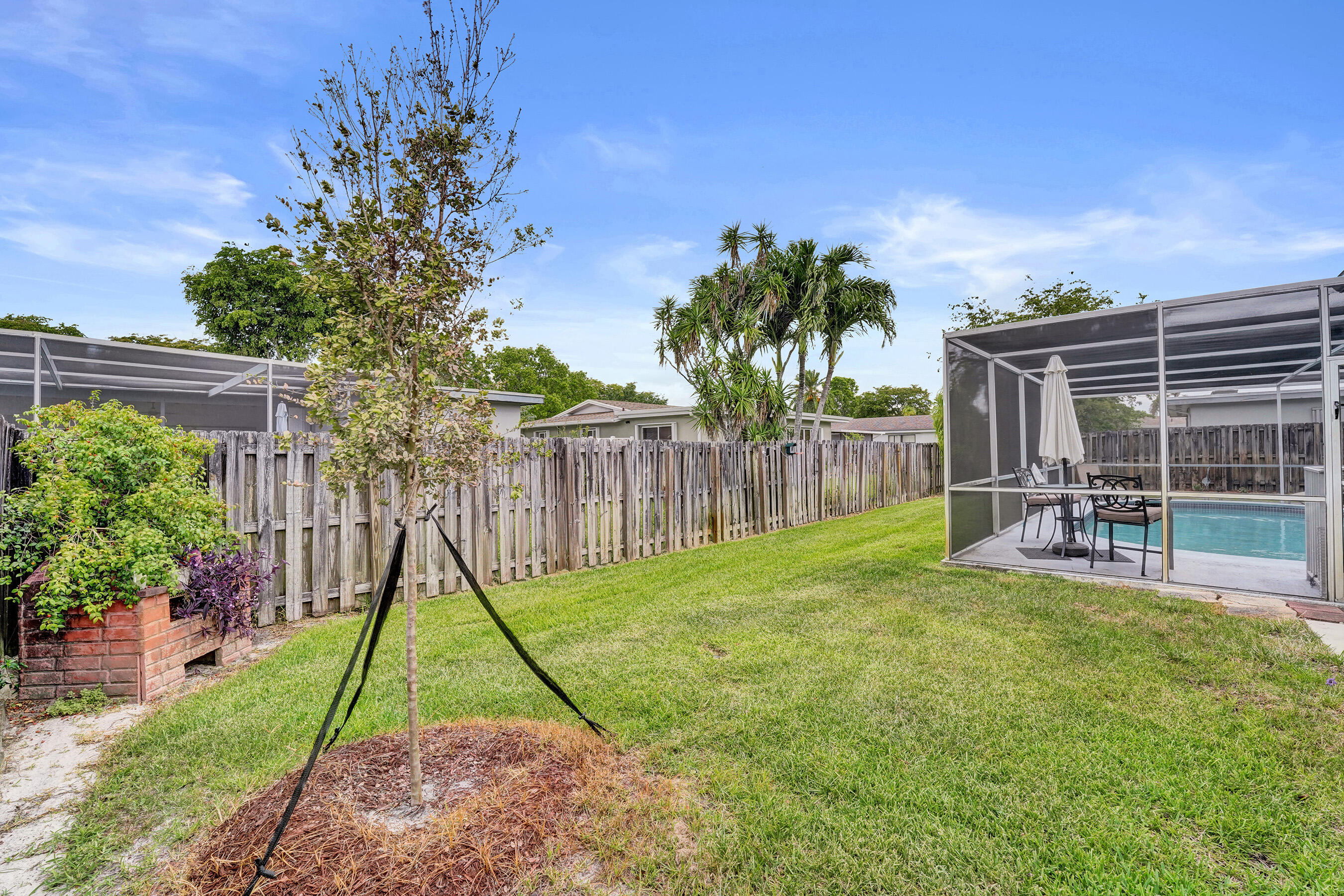 PEMBROKE LAKES SEC 2 - Residential