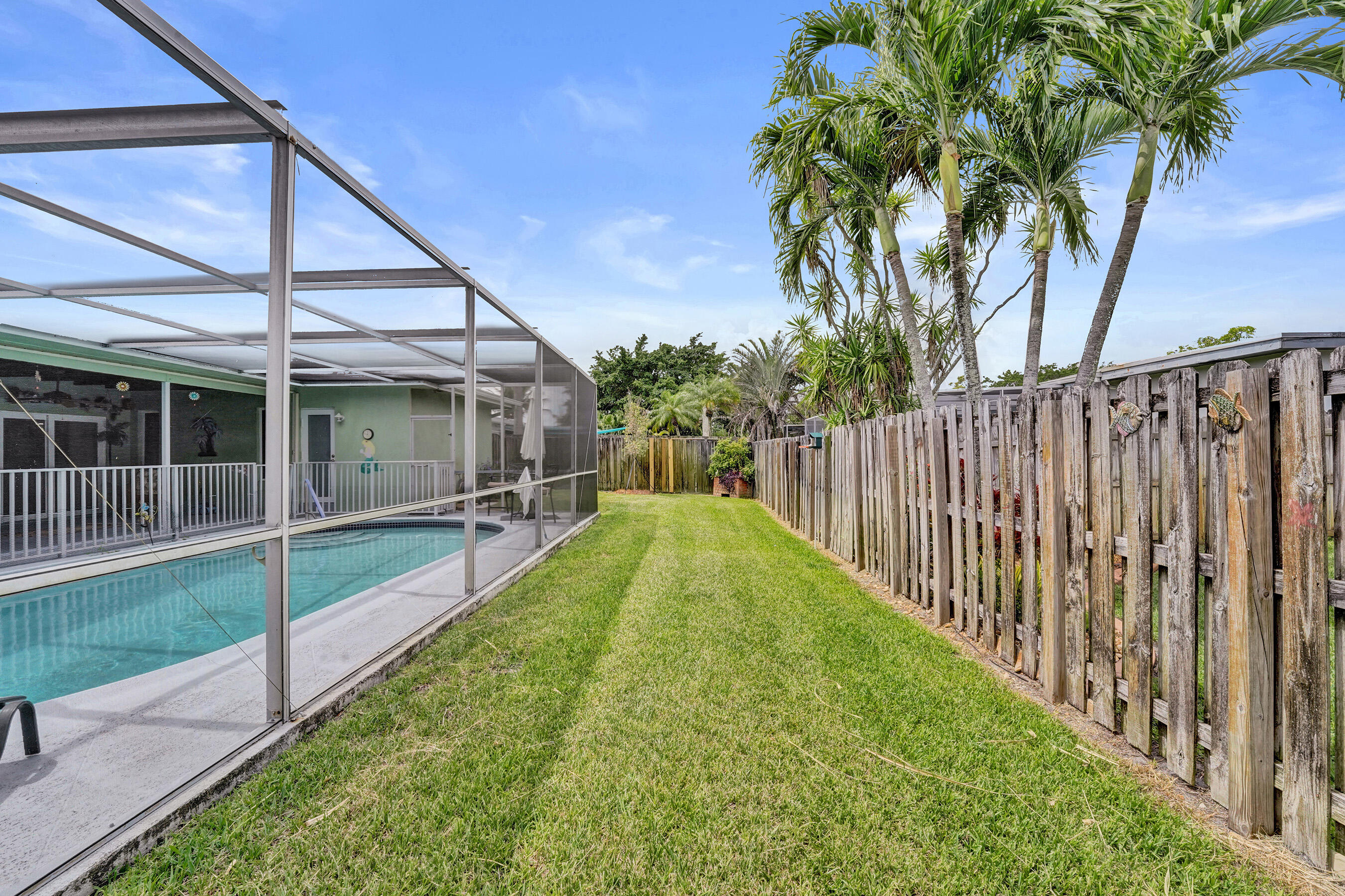 PEMBROKE LAKES SEC 2 - Residential