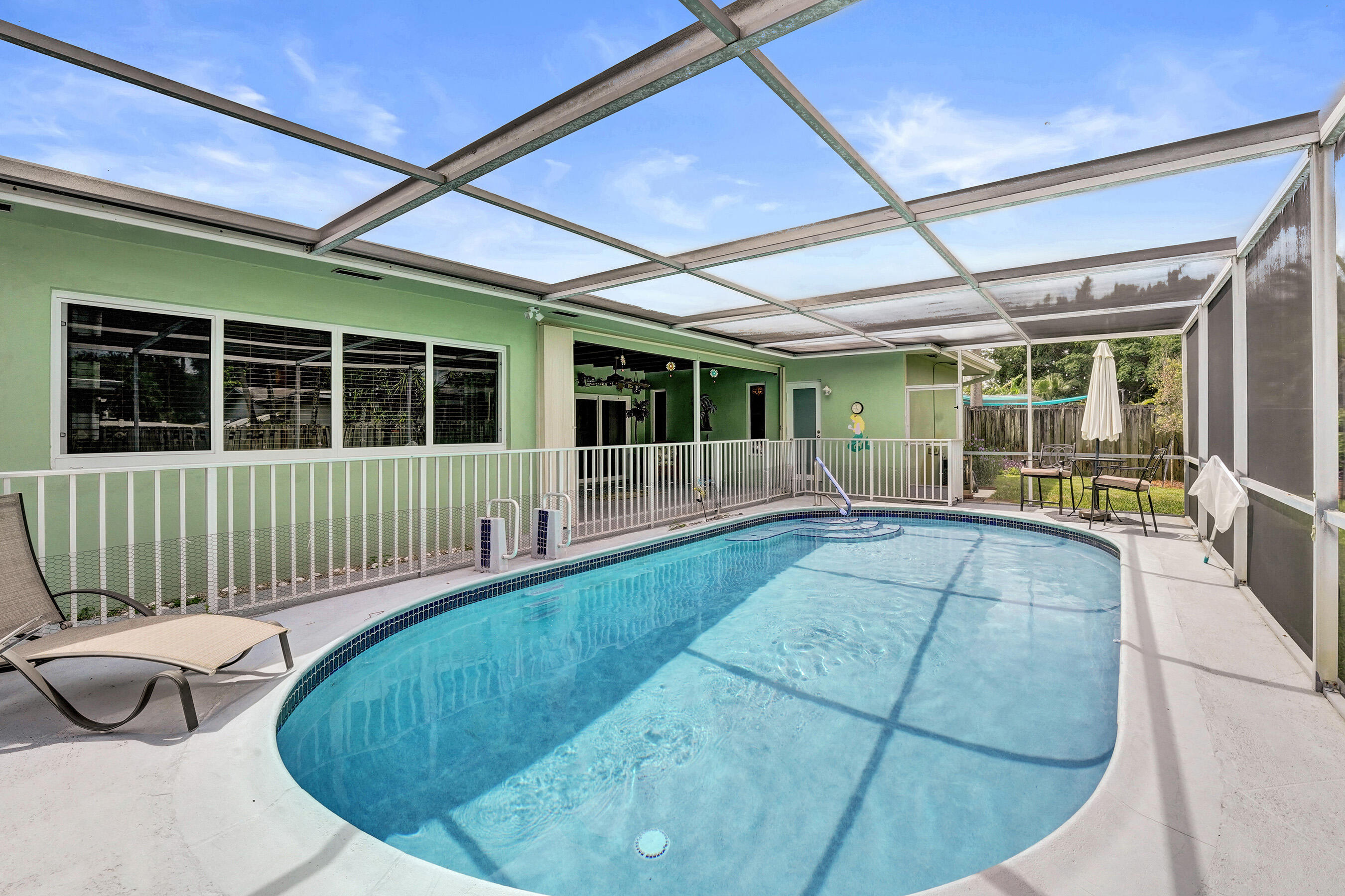 PEMBROKE LAKES SEC 2 - Residential