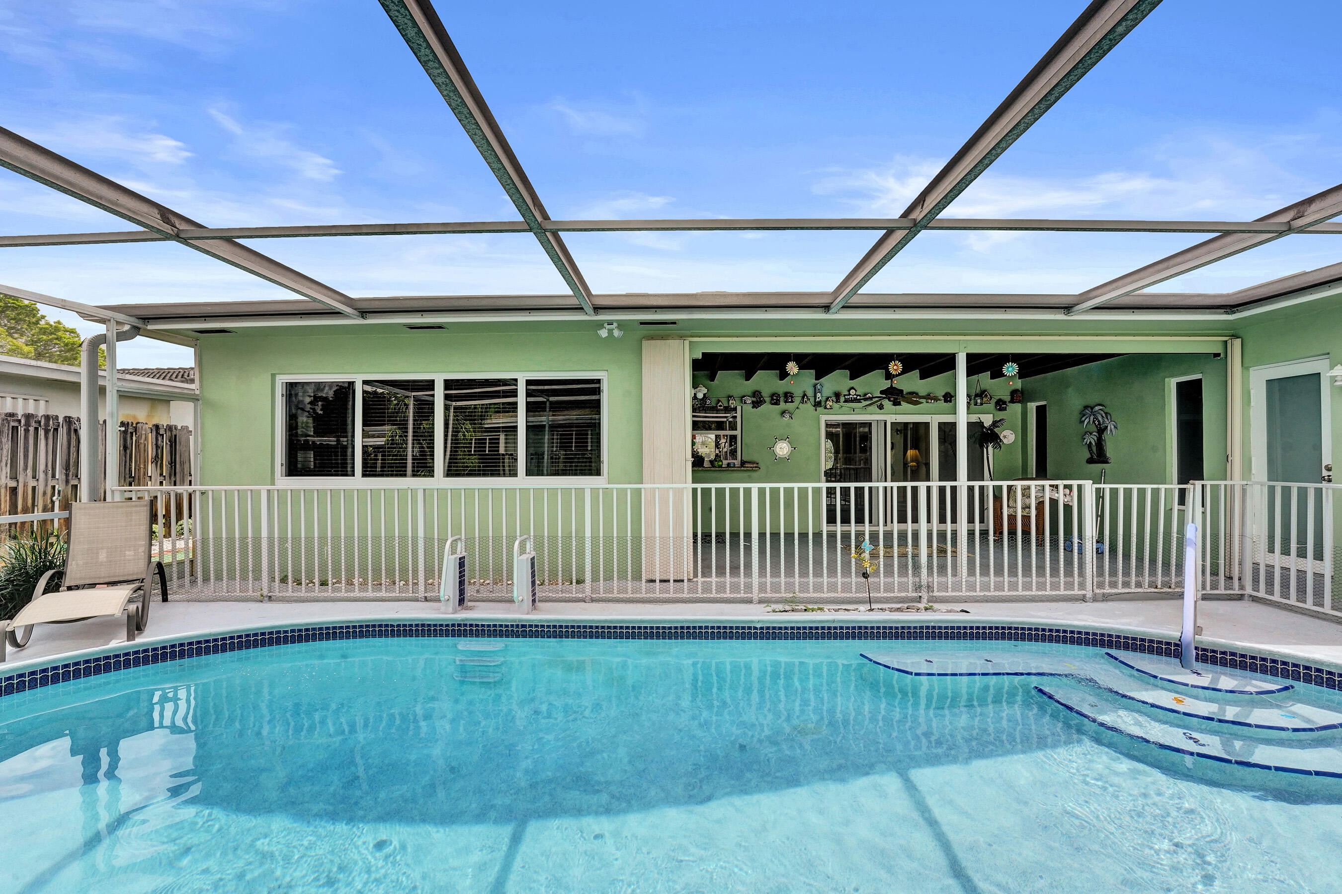 PEMBROKE LAKES SEC 2 - Residential