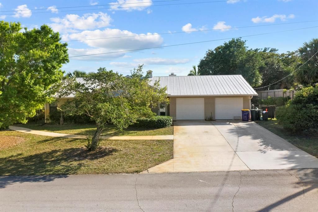 Photo of 9306 SE Karin Street, Hobe Sound, FL 33455 (MLS # R10904437)