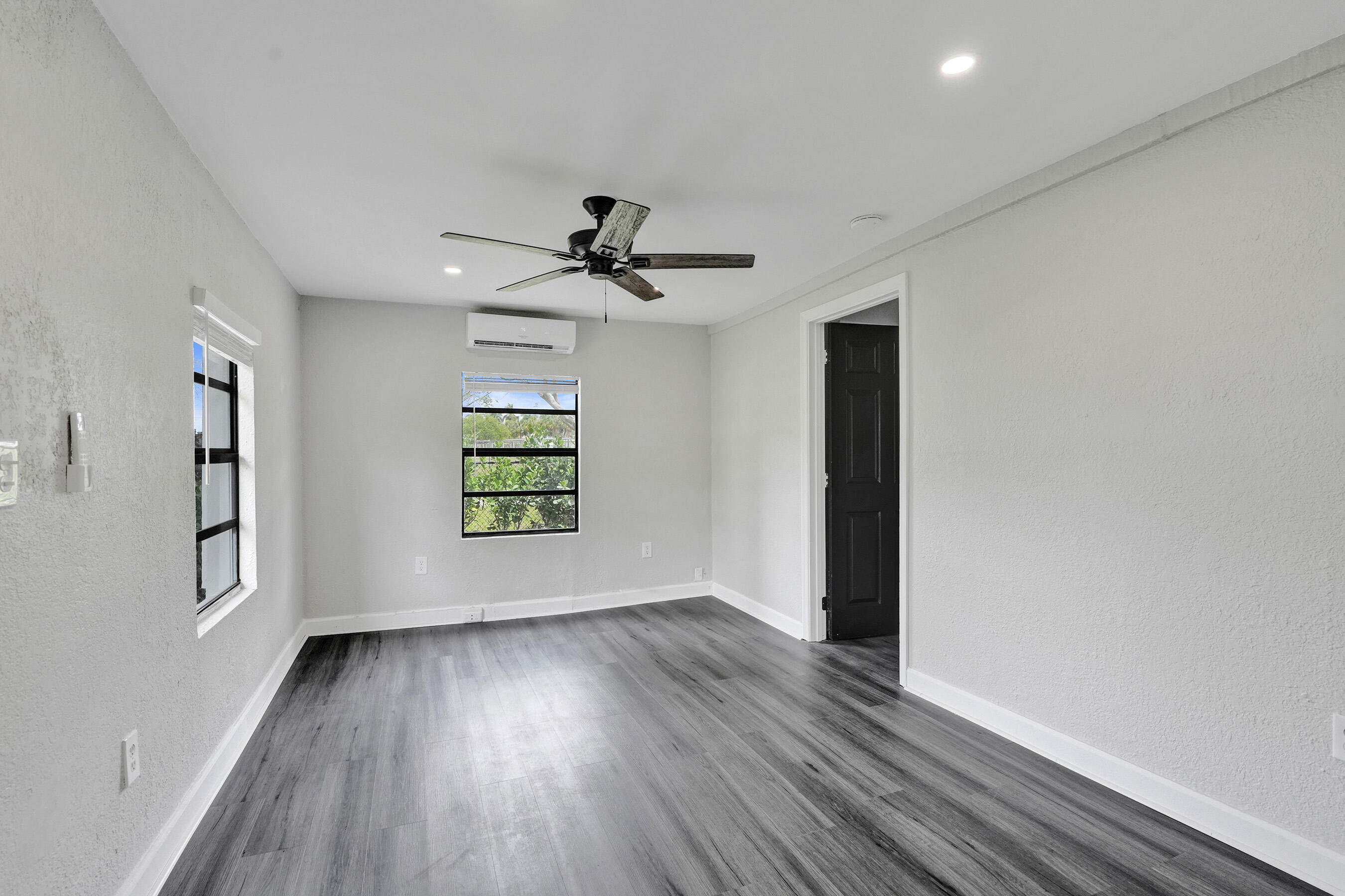 OCEAN WAY PARK - Residential Lease