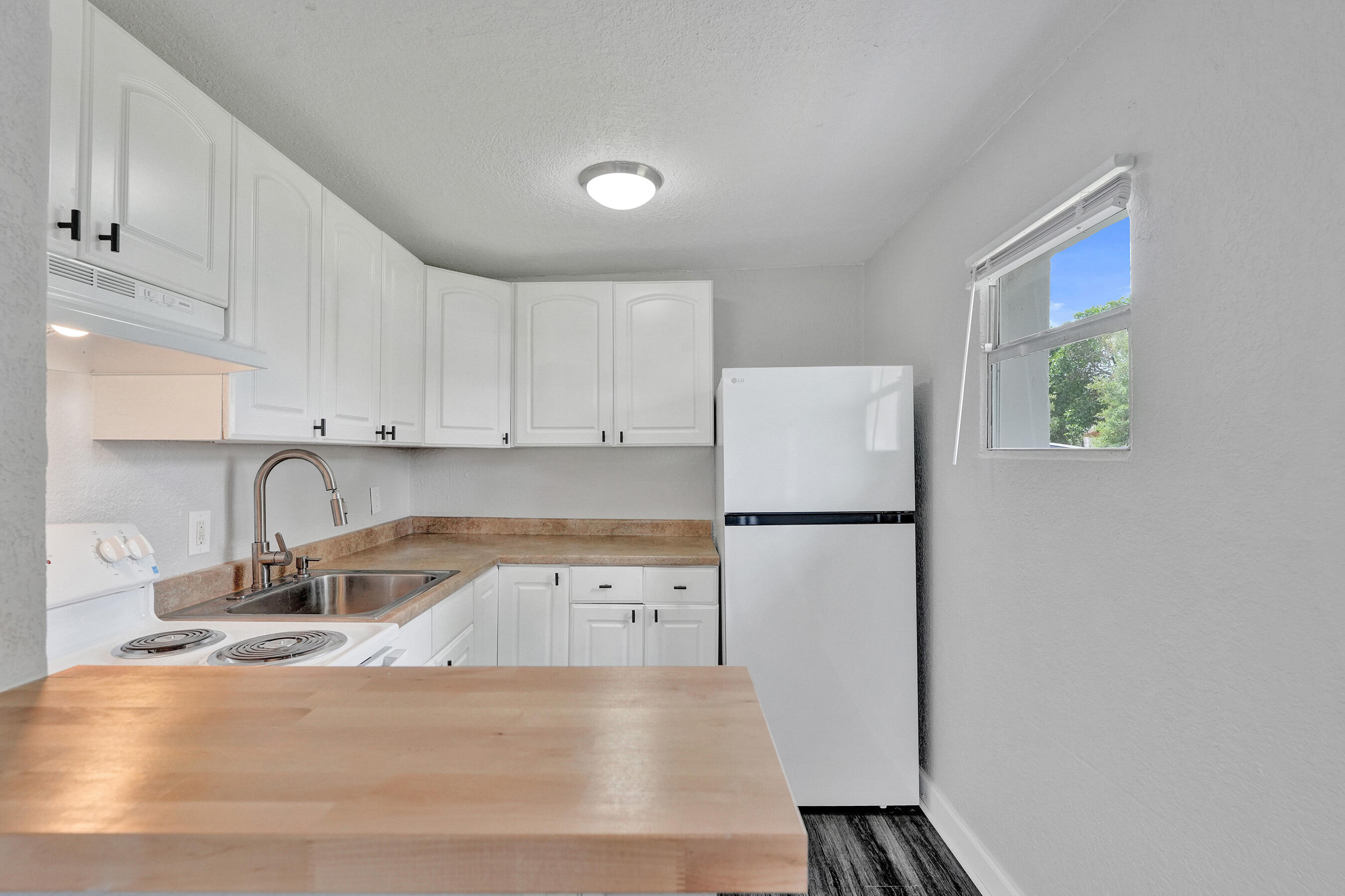 OCEAN WAY PARK - Residential Lease