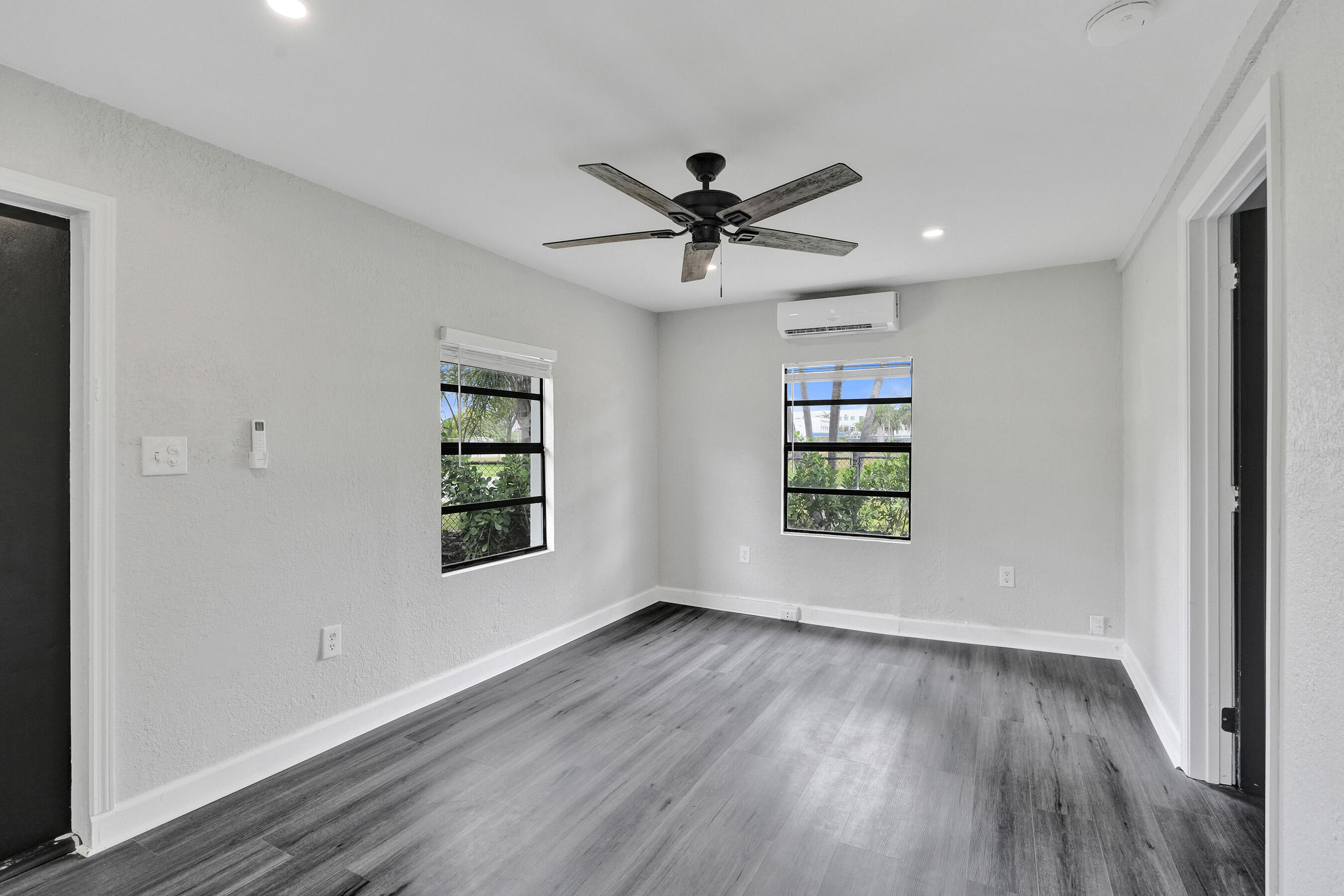 OCEAN WAY PARK - Residential Lease