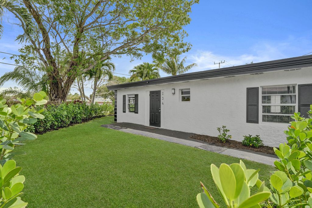 Photo of 234 NE 14th Avenue #1, Pompano Beach, FL 33060 (MLS # B26018783)