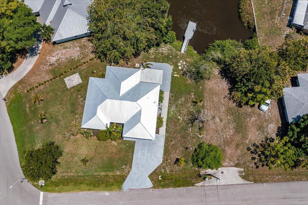 Photo of 202 Bay Street, Port St Lucie, FL 34952 (MLS # R11101081)