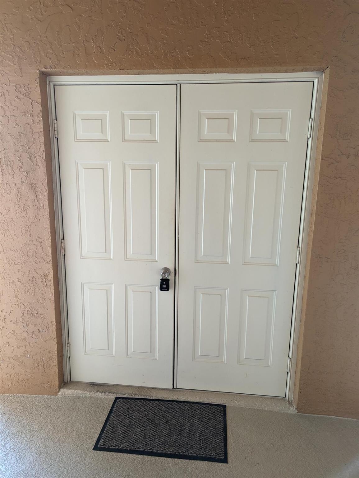 CASTLE PINES CONDOMINIUM - Residential Lease