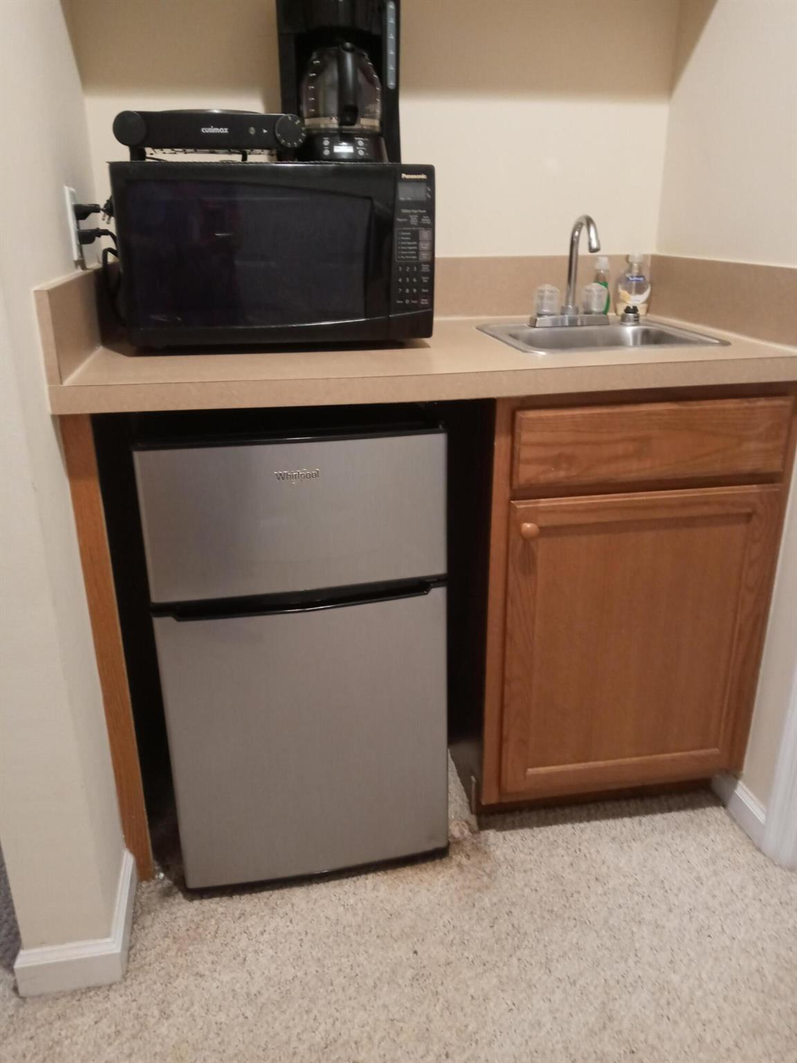 CASTLE PINES CONDOMINIUM - Residential Lease