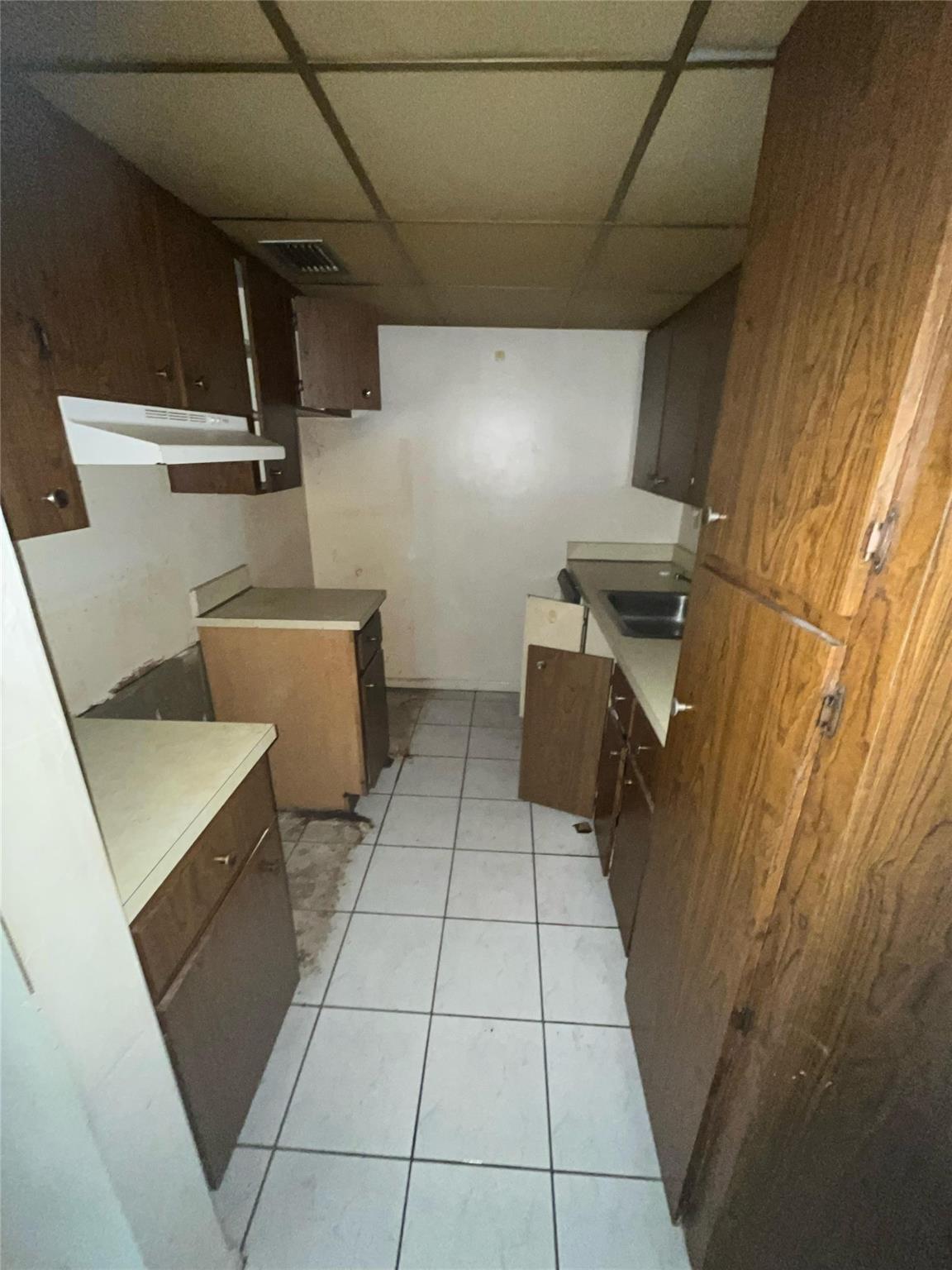 SPANISH TRACE CONDO - Residential