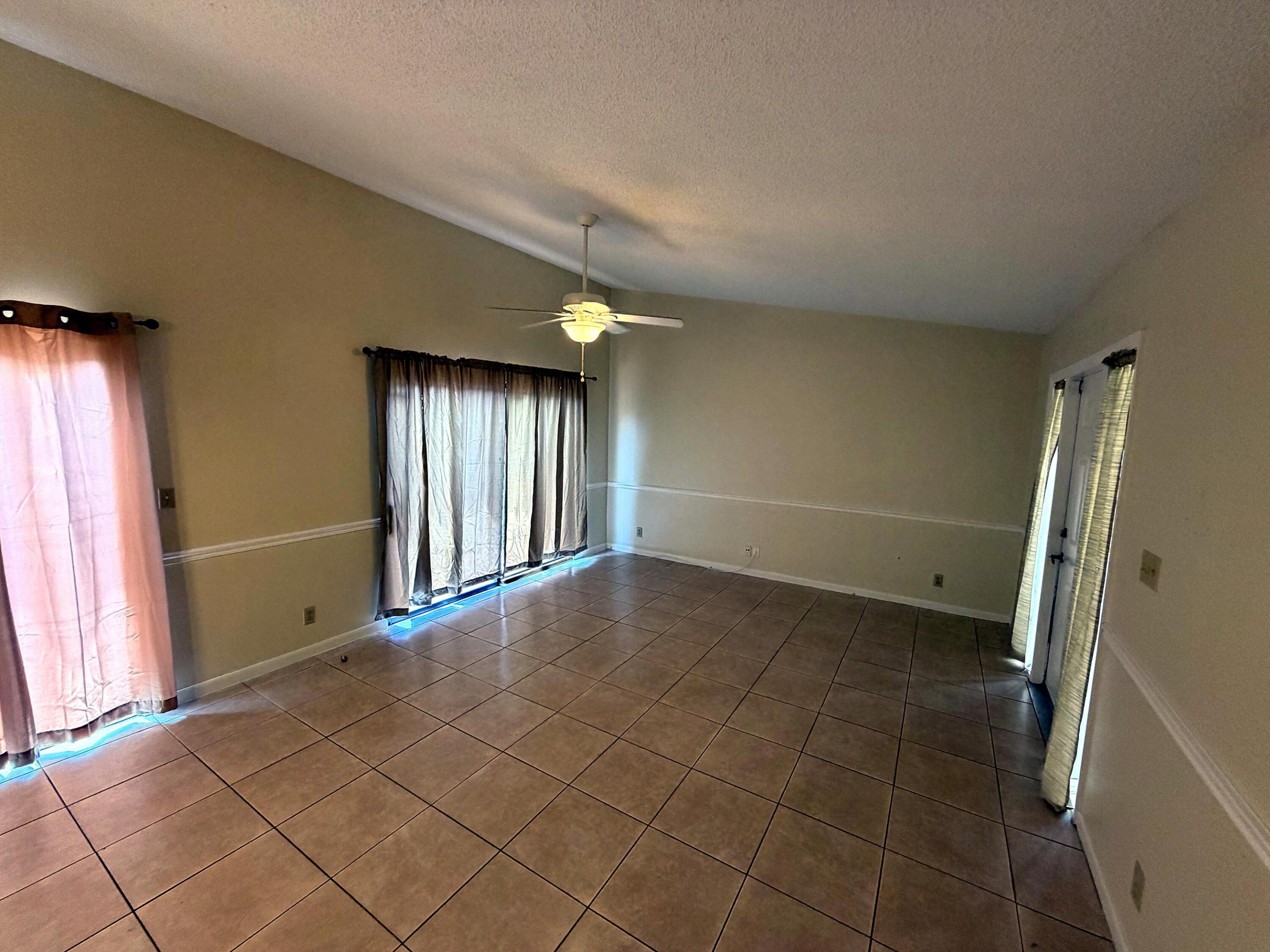 2400 SW 19th Avenue 128