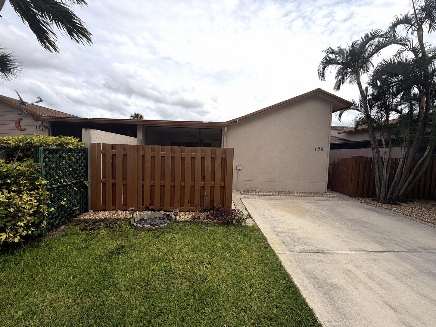 2400 SW 19th Avenue