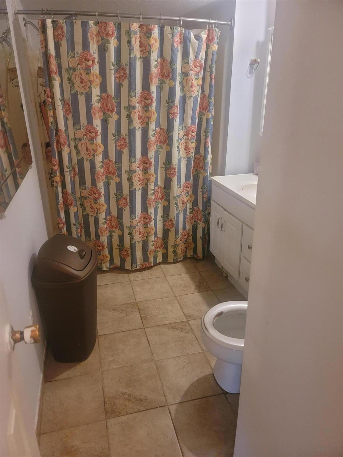 View photos, virtual tours, details... 25541 NE Pennington Street
