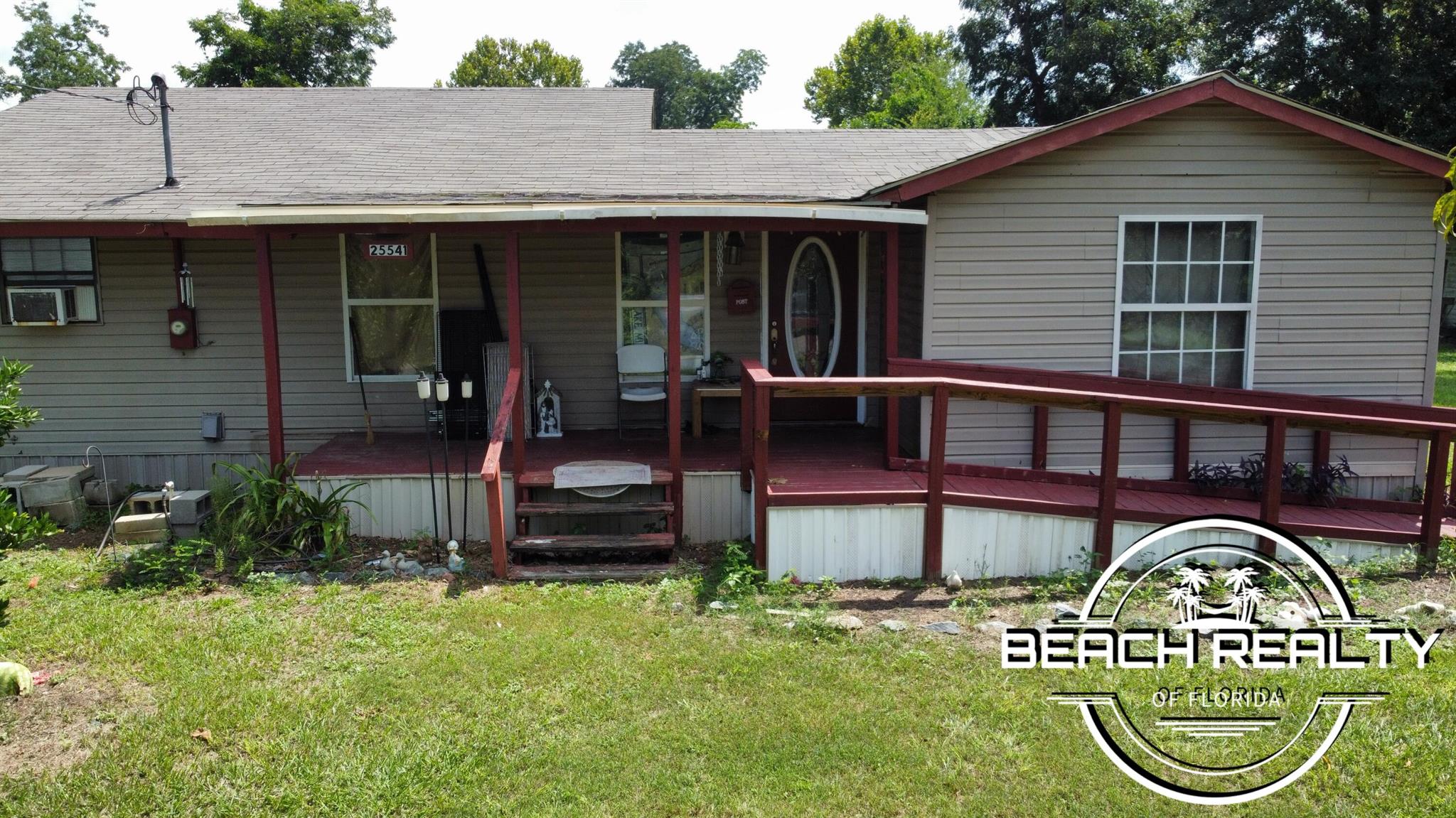 Big house big yard walking distance to supermarket ,Ace ,schools. .with quiet country living