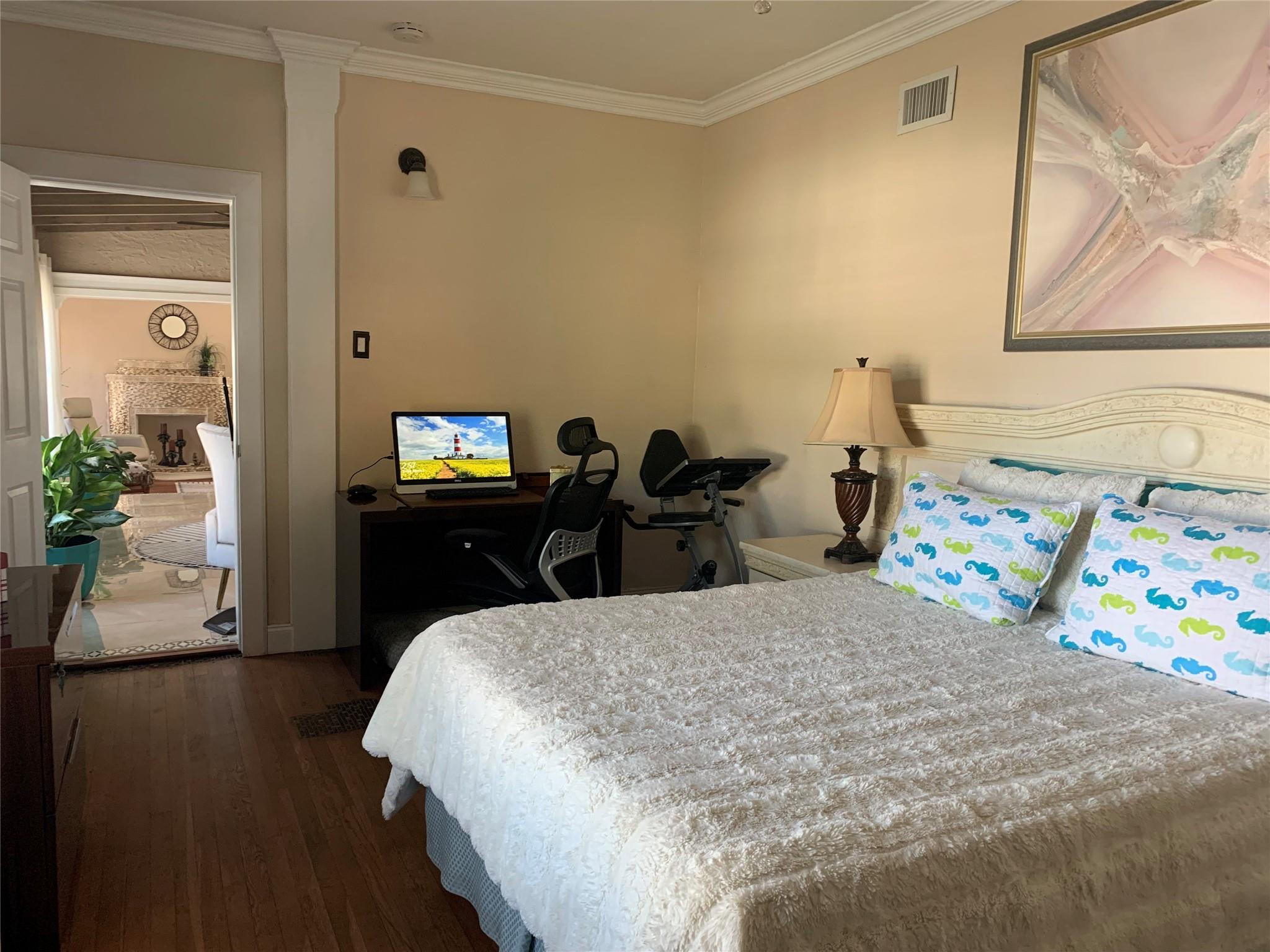 COLLEGE PARK - Residential