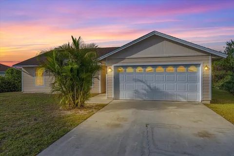 4686 SW Nackman Ter, Port St Lucie, FL MLS: R11083057