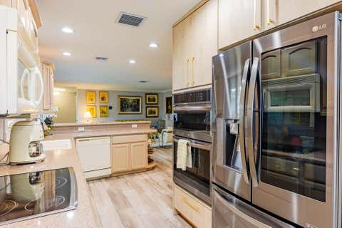 Tiny photo for 801 SE 5th Terrace, Pompano Beach, FL 33060 (MLS # B26036513)