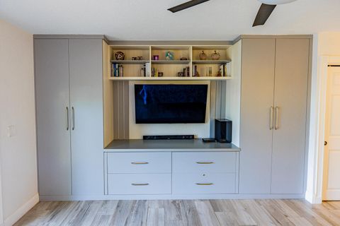 Tiny photo for 801 SE 5th Terrace, Pompano Beach, FL 33060 (MLS # B26036513)