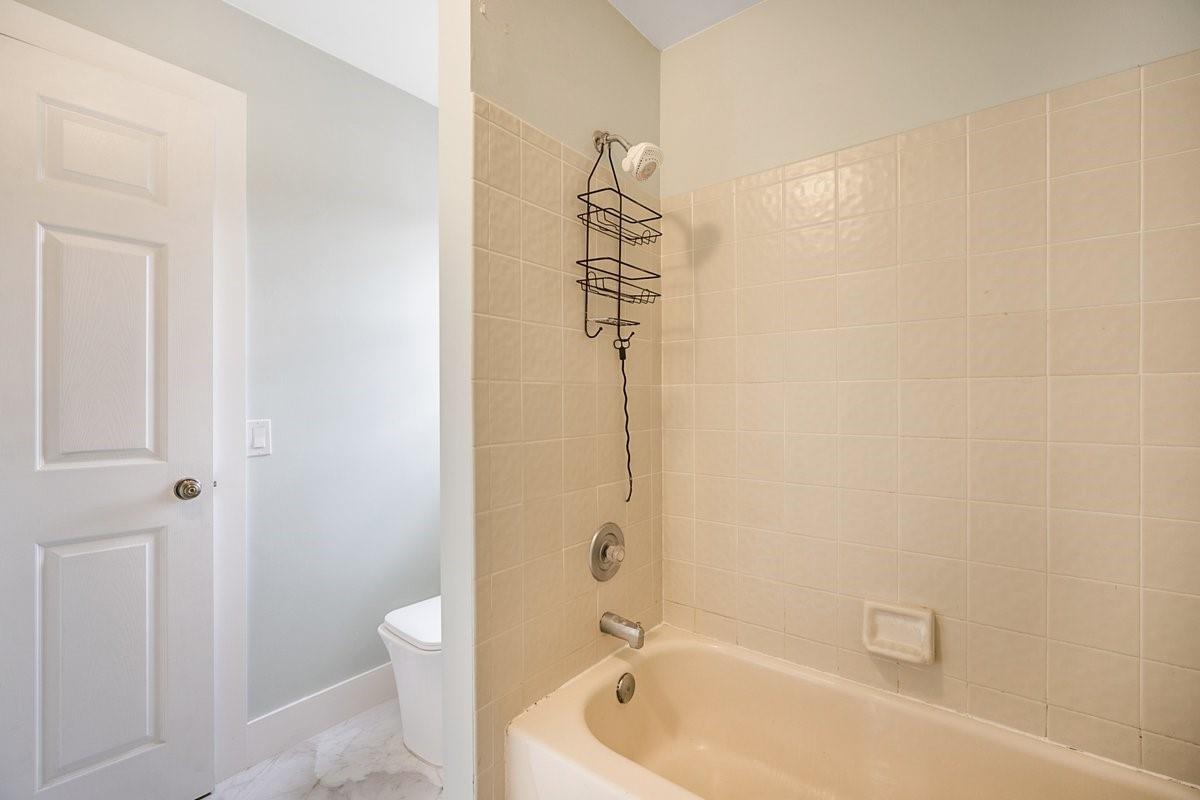 GREENVIEW SHORES 2 OF WEL - Residential