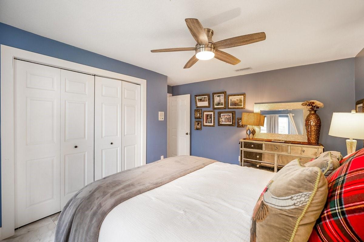 GREENVIEW SHORES 2 OF WEL - Residential