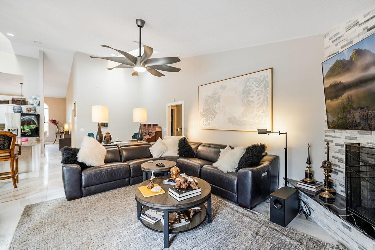 GREENVIEW SHORES 2 OF WEL - Residential