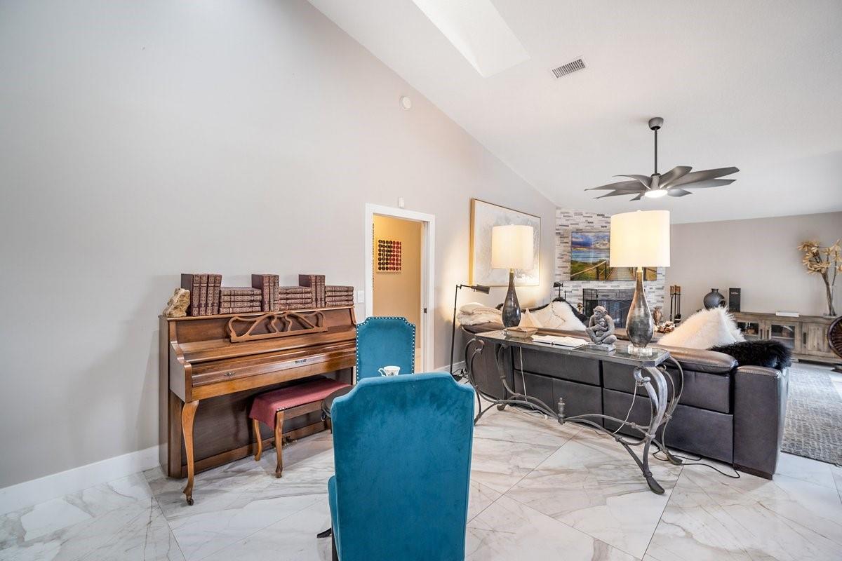 GREENVIEW SHORES 2 OF WEL - Residential