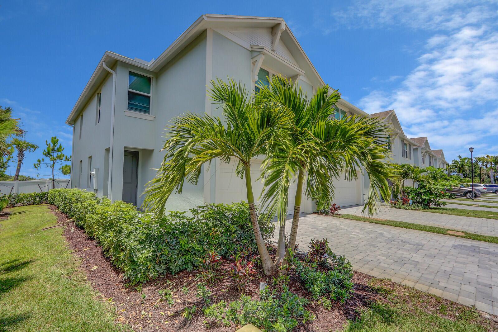5624 SE Edgewater Circle