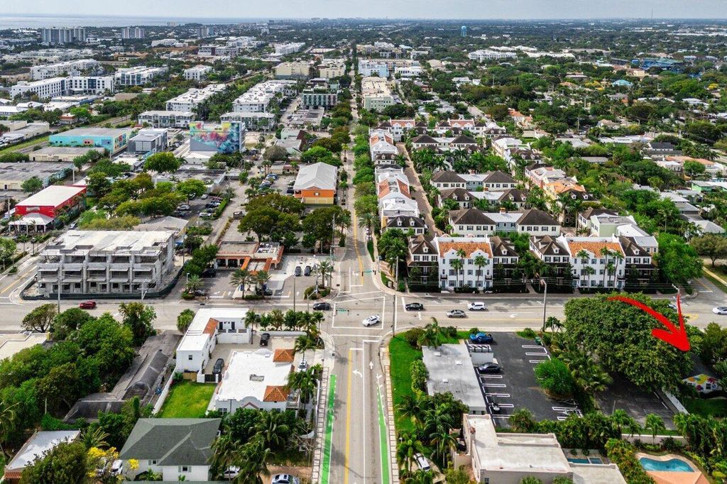 Photo of 103 NE 4th Street, Delray Beach, FL (MLS # R11070432)