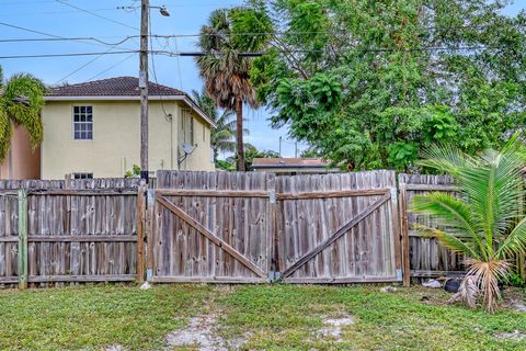 A home in Lake Worth Beach