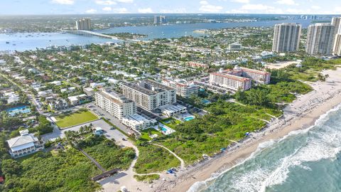 A home in Palm Beach Shores