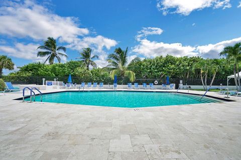 A home in Palm Beach Shores