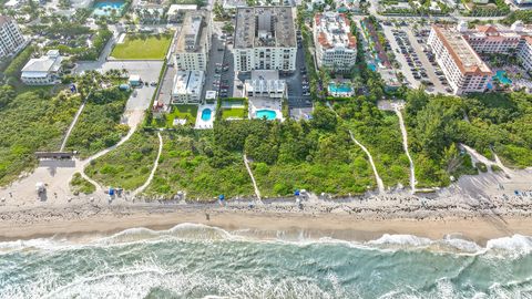 A home in Palm Beach Shores