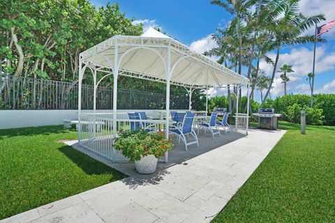 A home in Palm Beach Shores