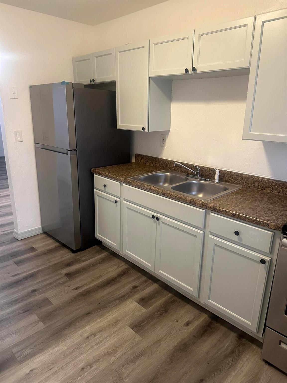 555 W 6th Street 2
