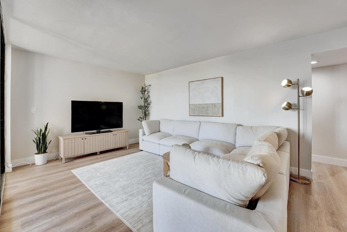 LAVERS DELRAY RACQUET CLUB CONDO - Residential Lease