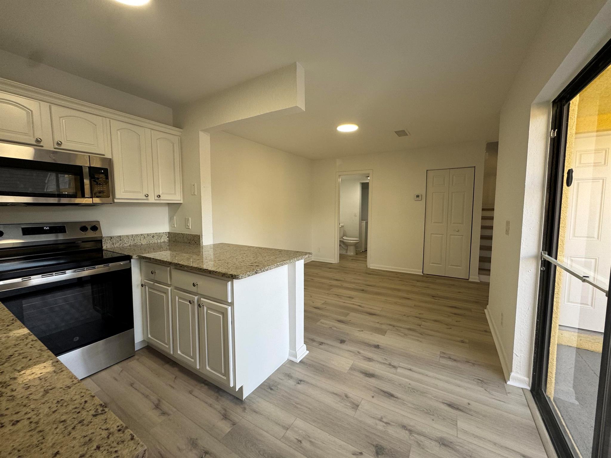 LAKEWOOD OF PALM SPRINGS - Residential Lease