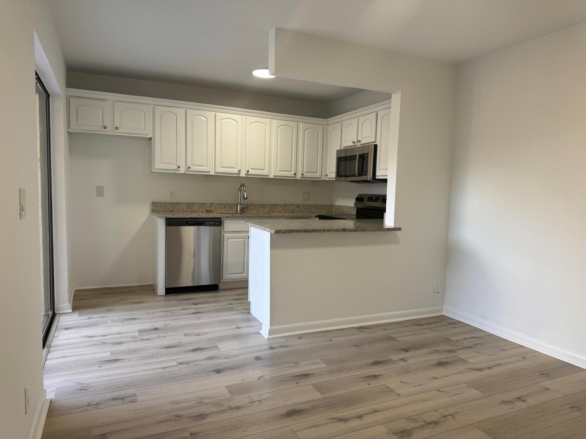 LAKEWOOD OF PALM SPRINGS - Residential Lease