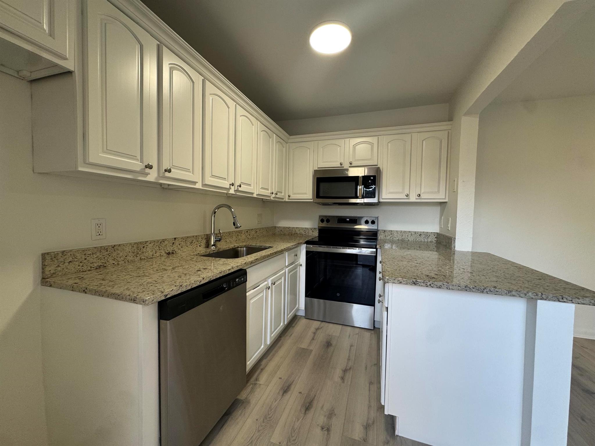 LAKEWOOD OF PALM SPRINGS - Residential Lease