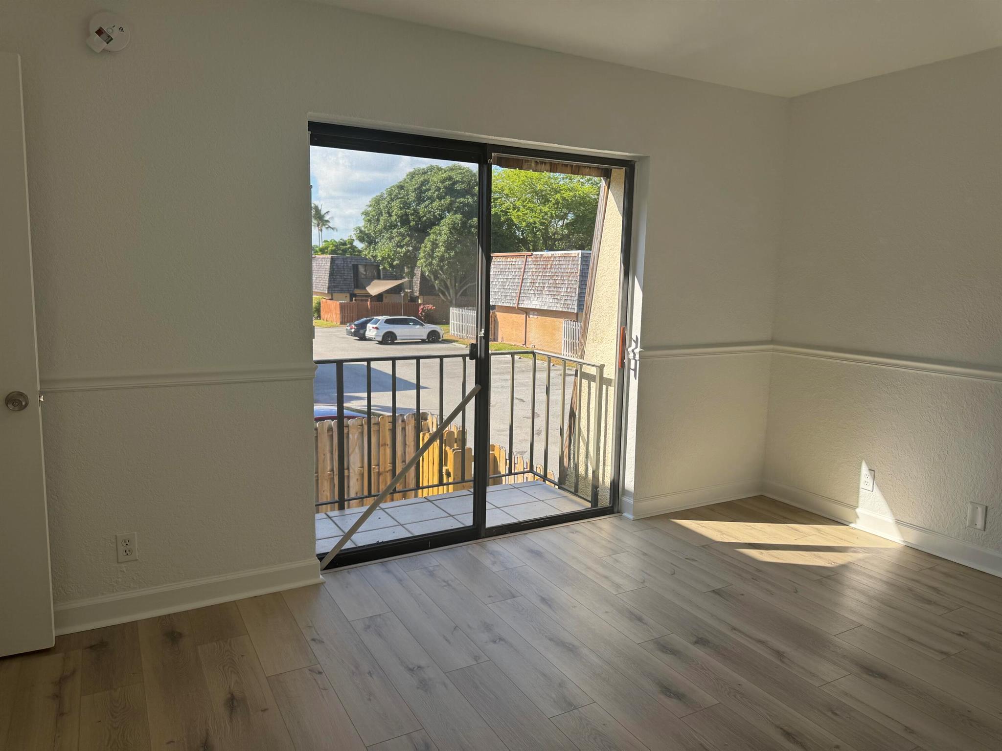 LAKEWOOD OF PALM SPRINGS - Residential Lease