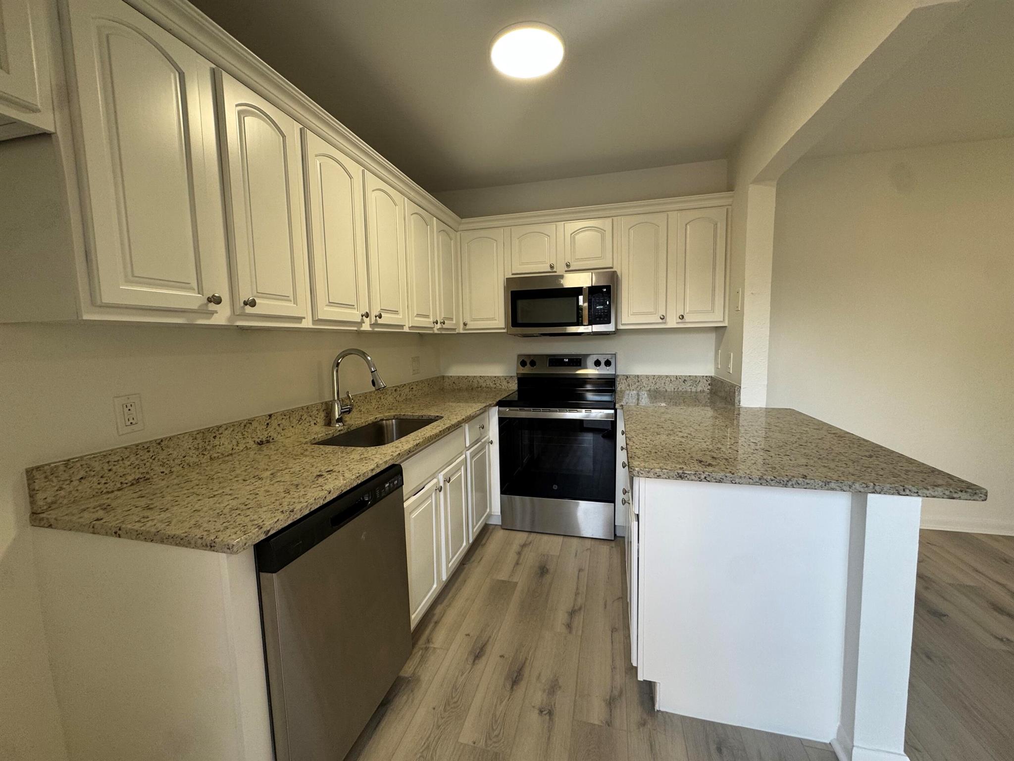 LAKEWOOD OF PALM SPRINGS - Residential Lease