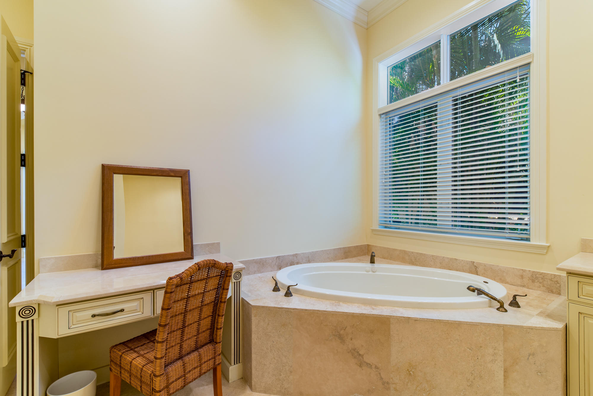 HARBOUR ISLES - Residential