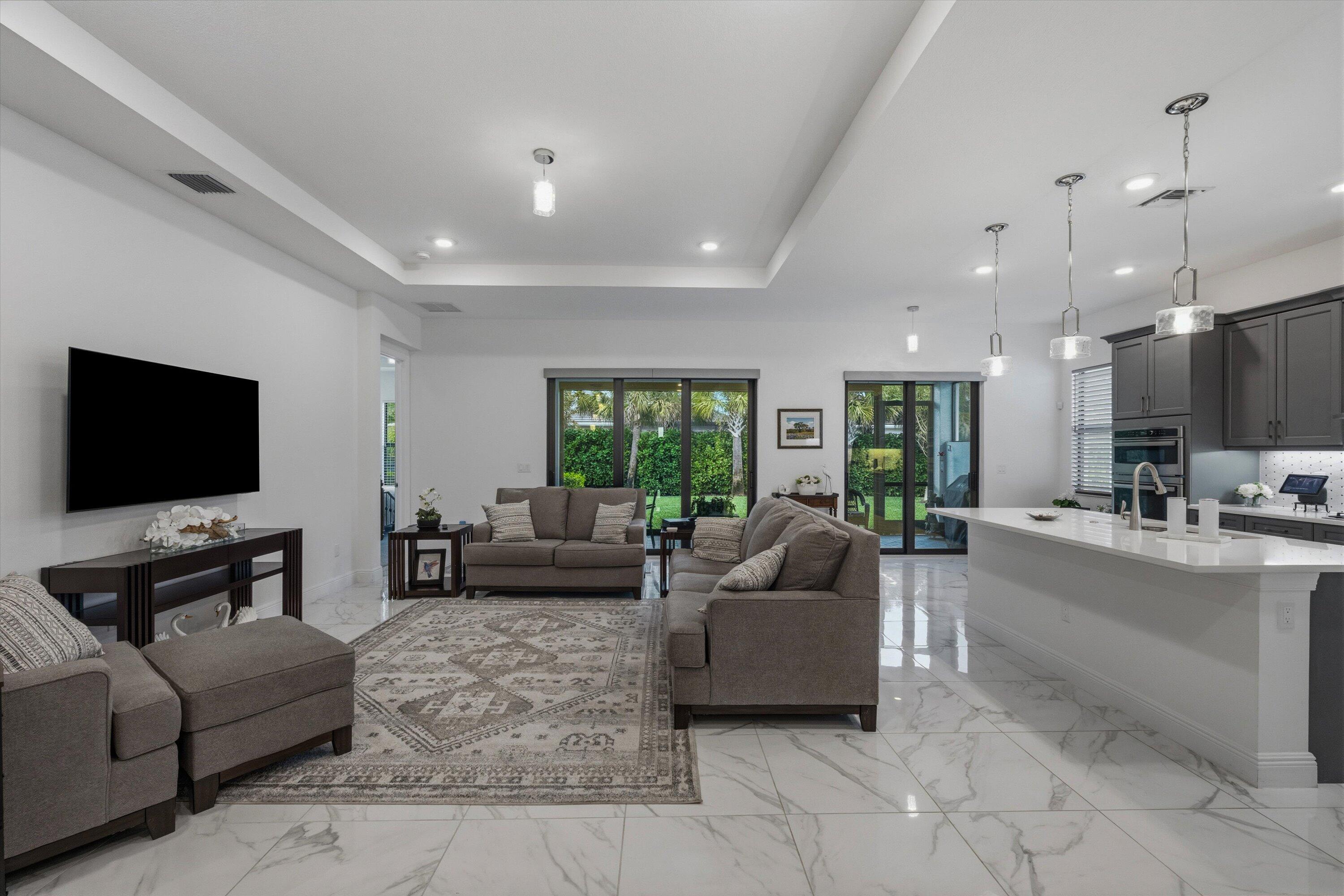 CRESSWIND PALM BEACH - Residential