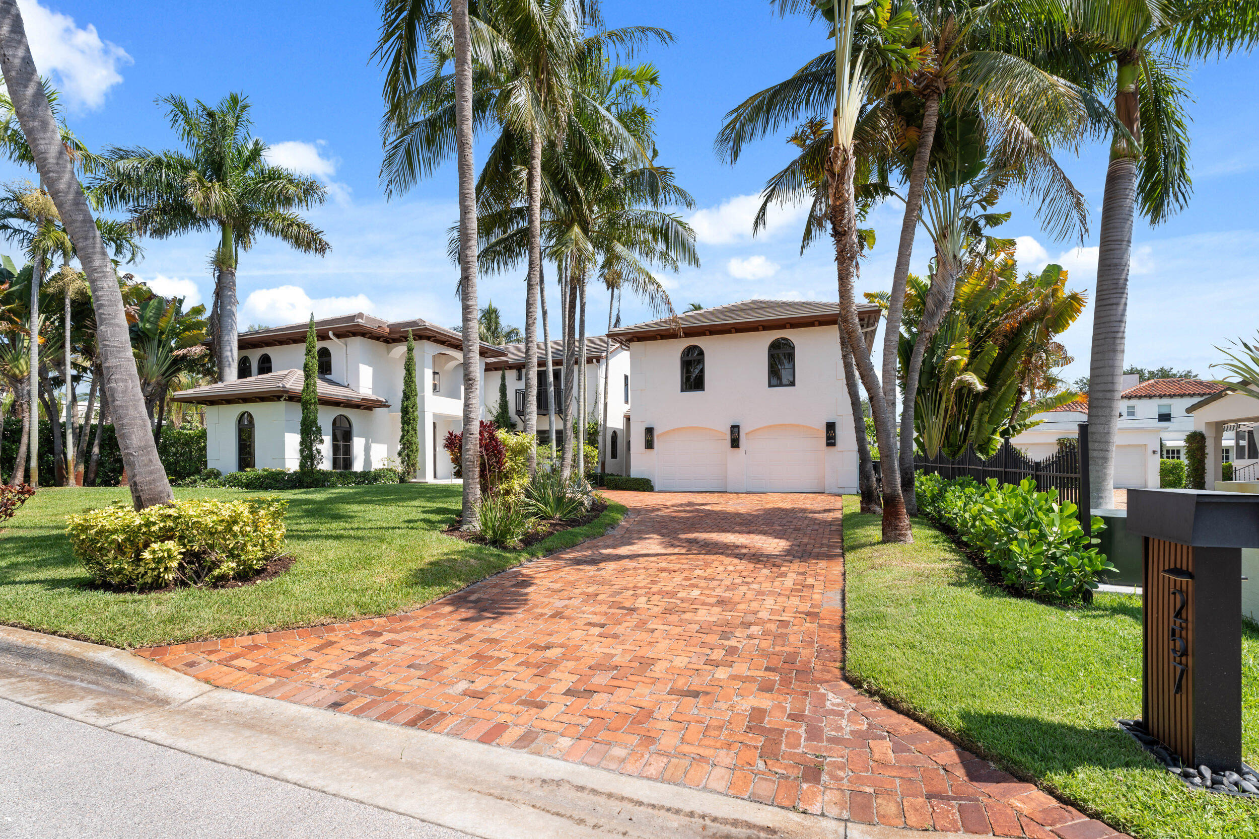 257 E Lakewood Road