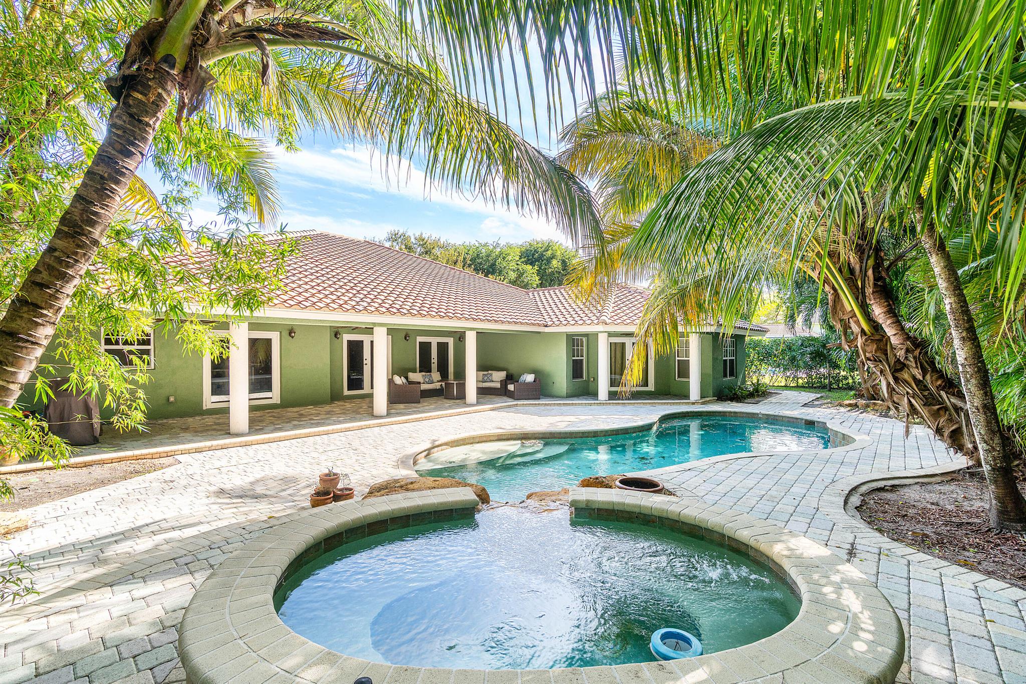 PINE TREE GOLF CLUB - Residential